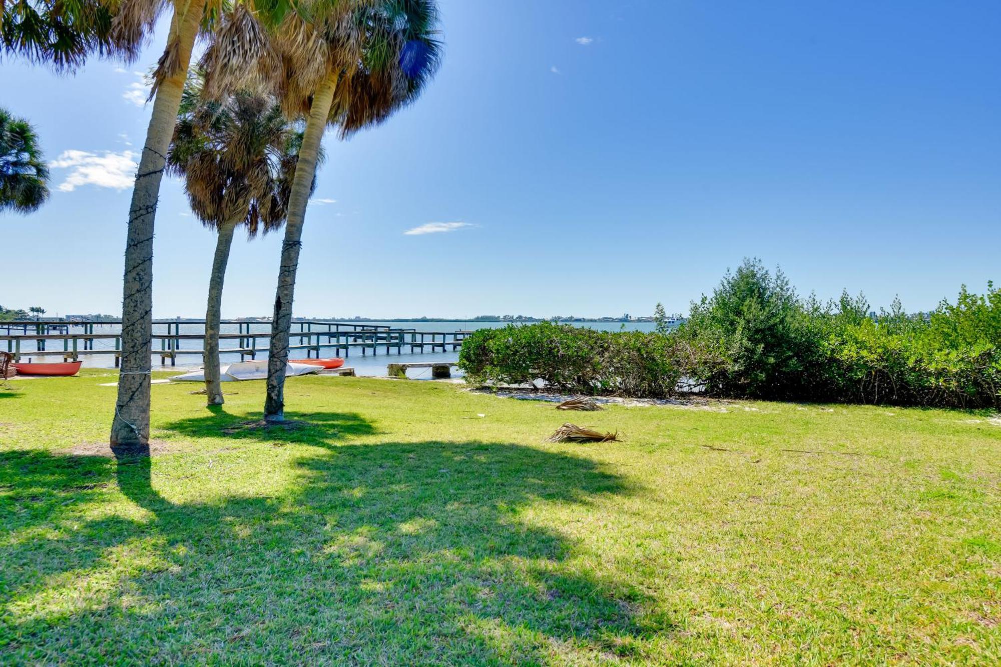 Coastal Oasis With Shared Pool, 2 Mi To Beach! Englewood Exterior photo