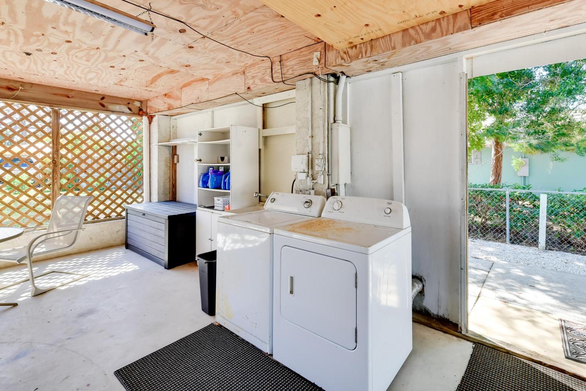 Coastal Oasis With Shared Pool, 2 Mi To Beach! Englewood Exterior photo