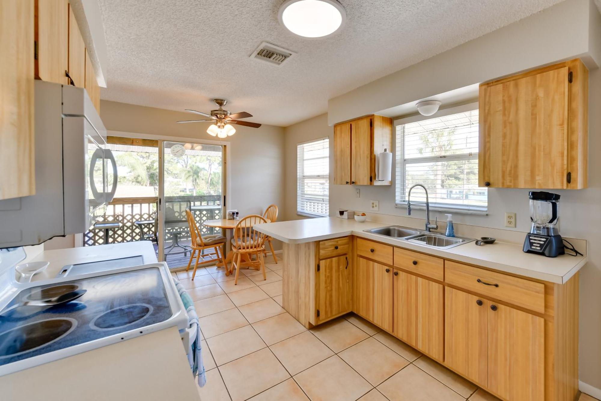 Coastal Oasis With Shared Pool, 2 Mi To Beach! Englewood Exterior photo